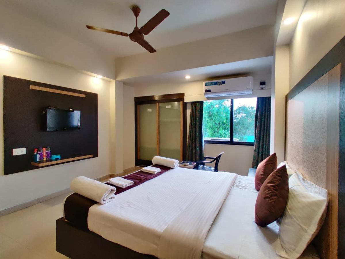 Hotel Ashwin Igatpuri, Pure Veg & Jain Food Exterior foto